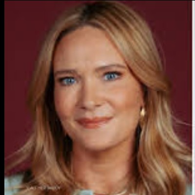 Sarah J. Maas